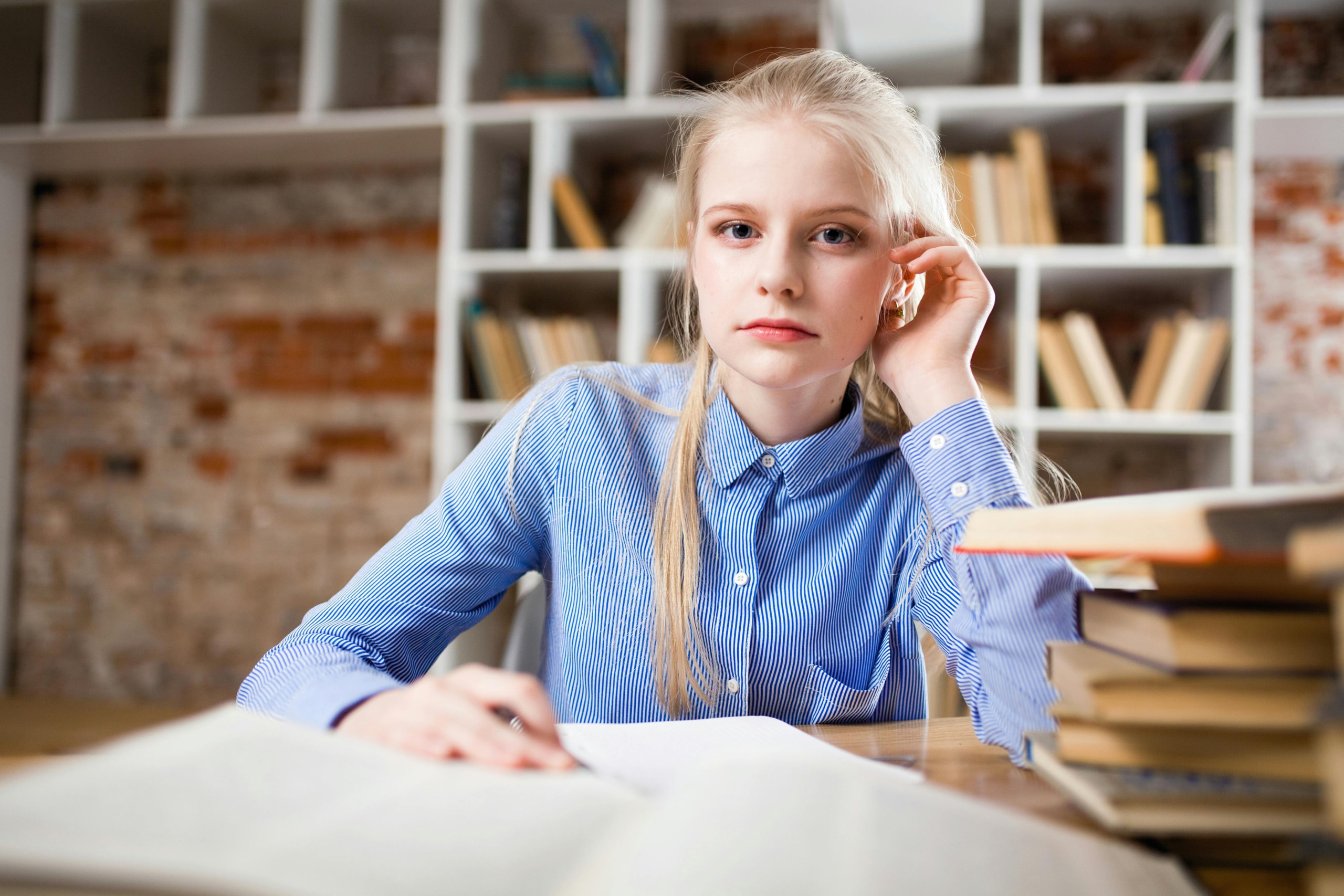 student at desk for executive functioning coaching